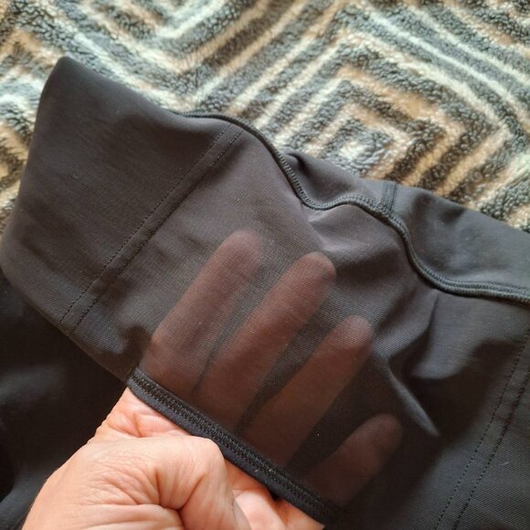 Lululemon Black Mesh Panel Leggings Sz 4 25" - Picture 6 of 9